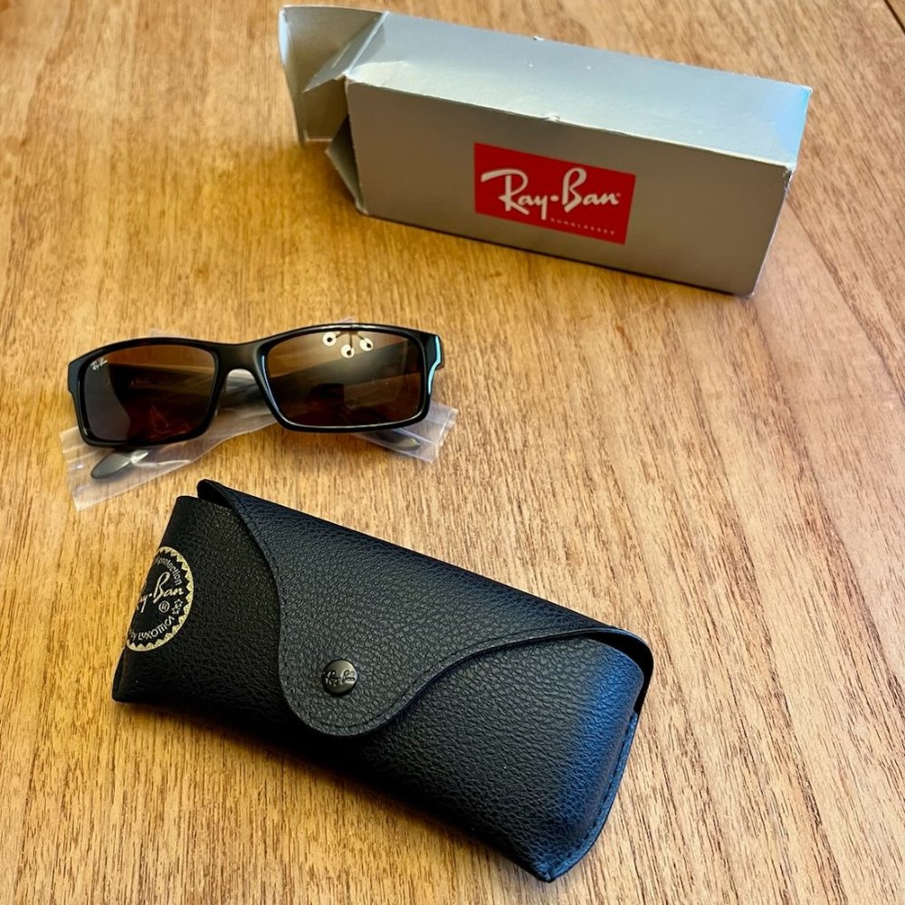 Ray Ban Sunglasses Model 4151 710 59 Brown